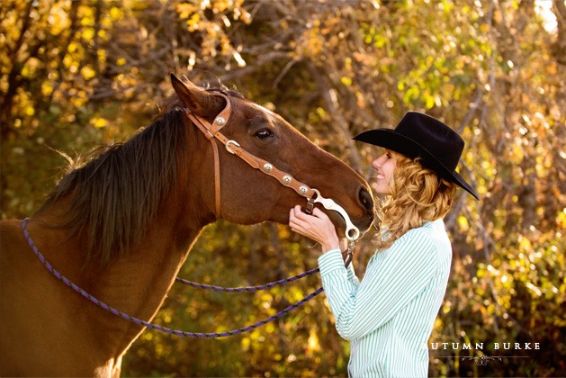 colorado high school senior portrait girl with horse